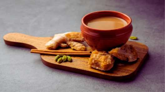 benefits of drinking jaggery tea gud ki chai ke fayde