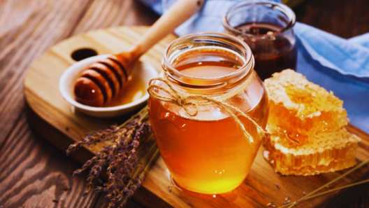 benefits of eating honey empty stomach in winter khali pet shehad khane ke fayde