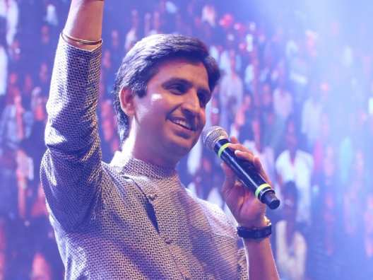 Kumar Vishwas Desh Bhakti Kavita patriotic poem for independence day 2024