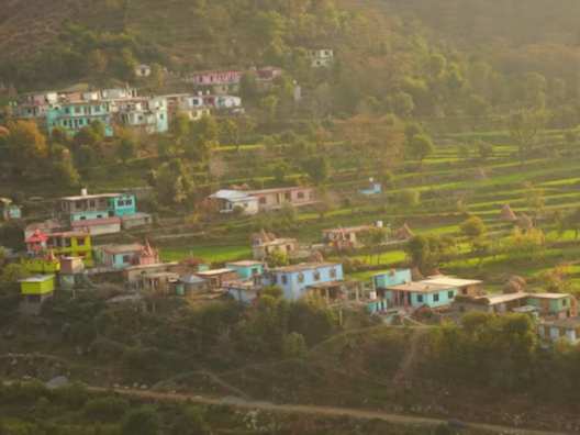 हिमाचल का एक गांव सदियों से नहीं बना रहा दिवाली, इसके पीछे है महिला का दिया हुआ ये &#039;शाप&#039;