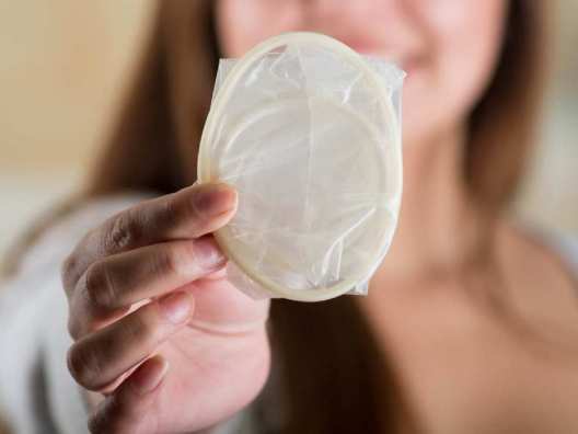 how to use female condoms to avoid pregnancy know its benefits 