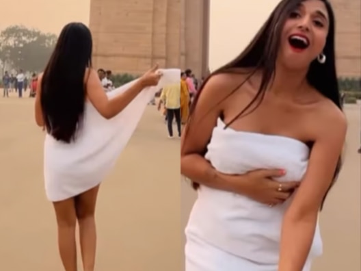 bangali model Sannati Mitra India Gate towel dance video gone viral on social  media people criticized| इंडिया गेट के सामने मॉडल ने किया बेहद अश्लील डांस,  लोग बोले- पुलिस बुलाओ
