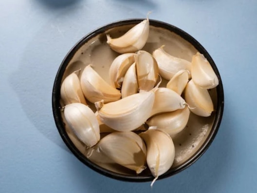 Diabetes to heart health benefits of roasted garlic in winter season 