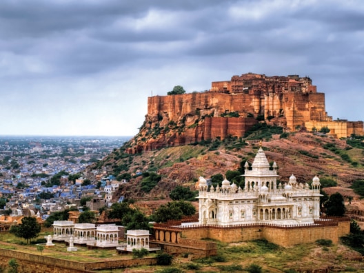 5 most beautiful forts of India Amer Chittorgarh Gwalior Mehrangarh Sindhudurg