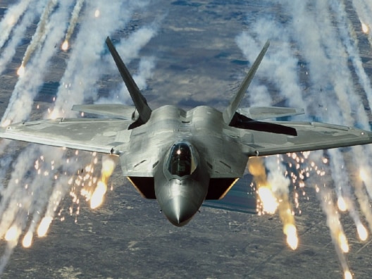 the worlds most powerful fighter jet know features and weapons