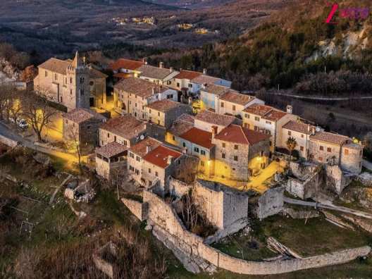 Worlds smallest city about Croatia HUM where everyone knows each other population only 52