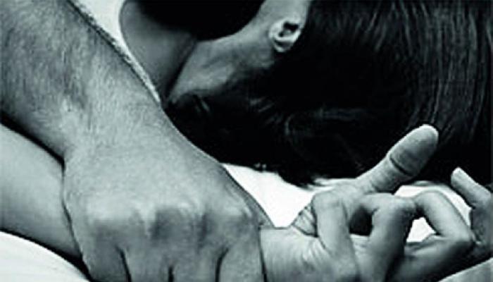 मुर्दाघर का कर्मचारी महिलाओं के शवों के साथ करता था SEX