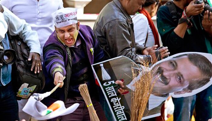 मोदी की 'लहर' पर भारी केजरीवाल की 'सुनामी' मोदी की 'लहर' पर भारी केजरीवाल की 'सुनामी'