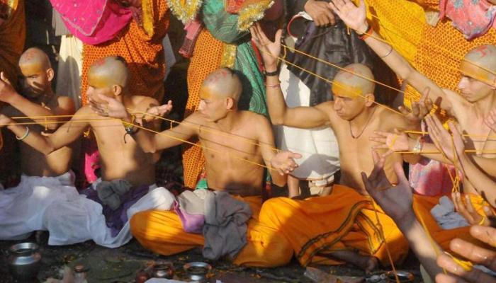हिंदू धर्म में जनेऊ धारण करने का है विशेष महत्व! हिंदू धर्म में जनेऊ धारण करने का है विशेष महत्व!