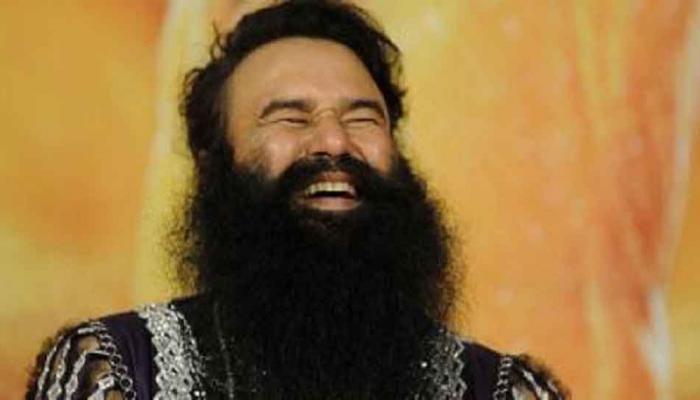डेरा मुख्यालय में लगे हैं फिल्म सेट, होती थी राम रहीम की फिल्मों की शूटिंग डेरा मुख्यालय में लगे हैं फिल्म सेट, होती थी राम रहीम की फिल्मों की शूटिंग