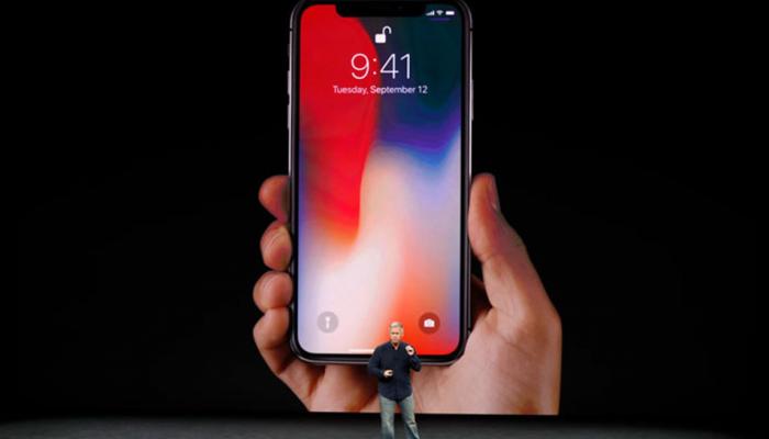 एपल iPhone X की फैक्ट्री में छात्र-छात्राओं को ओवरटाइम के लिए कर रहे मजबूर एपल iPhone X की फैक्ट्री में छात्र-छात्राओं को ओवरटाइम के लिए कर रहे मजबूर