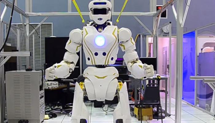 Scientist New Innovation, Robot Become Leader Fight 2020 Elections | रोबोट बना नेता, 2020 में चुनाव लड़ाने की है तैयारी | Hindi News, दुनिया
