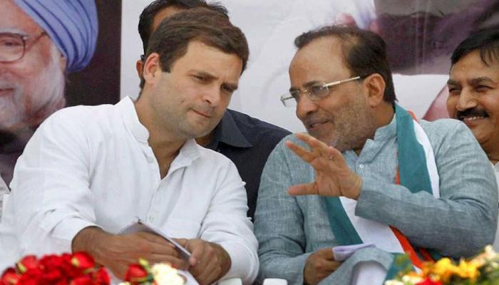 गुजरात चुनावः जब कांग्रेस की EVM की शिकायत तो बीजेपी ने कुछ इस तरह ली चुटकी गुजरात चुनावः जब कांग्रेस की EVM की शिकायत तो बीजेपी ने कुछ इस तरह ली चुटकी