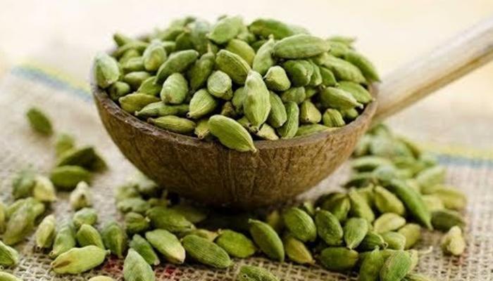 11 amazing benefits of cardamom for health | à¤à¤ à¤¦à¤¿à¤¨ à¤®à¥à¤ à¤à¤¾à¤à¤ 3 à¤à¤²à¤¾à¤¯à¤à¥, à¤¯à¥  11 à¤«à¤¾à¤¯à¤¦à¥ à¤à¤¾à¤¨à¤à¤° à¤¹à¥à¤°à¤¾à¤¨ à¤°à¤¹ à¤à¤¾à¤à¤à¤à¥ à¤à¤ª | Hindi News, à¤¸à¥à¤¹à¤¤