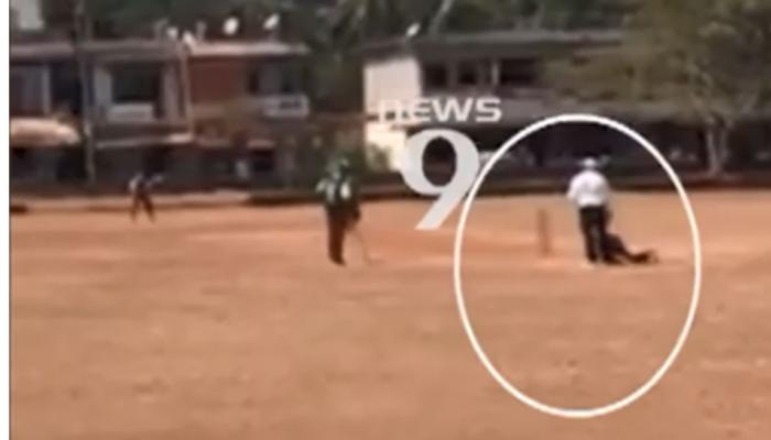 बीच मैदान में क्रिकेट खिलाड़ी की हार्ट अटैक से मौत, VIDEO VIRAL बीच मैदान में क्रिकेट खिलाड़ी की हार्ट अटैक से मौत, VIDEO VIRAL
