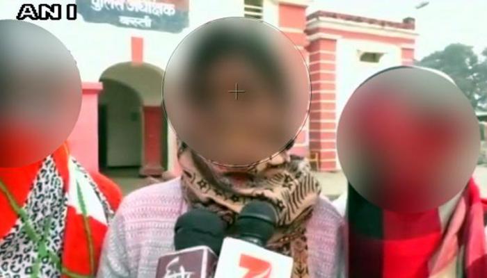 UP: आश्रम में महिला श्रद्धालुओं से बाबाओं ने किया कथित रेेप, आरोप- 'बंंदी बनाया, मारा-पीटा भी' UP: आश्रम में महिला श्रद्धालुओं से बाबाओं ने किया कथित रेेप, आरोप- 'बंंदी बनाया, मारा-पीटा भी'