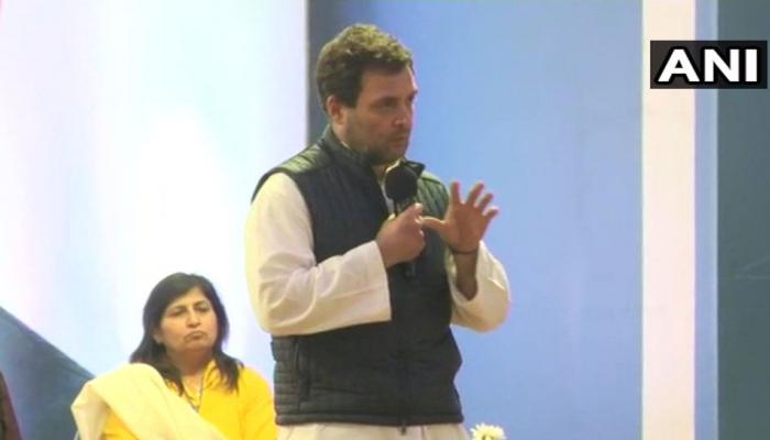 राहुल गांधी का RSS पर लैंगिक भेदभाव का आरोप, कहा- बापू के दाएं-बाएं होती थीं महिलाएं राहुल गांधी का RSS पर लैंगिक भेदभाव का आरोप, कहा- बापू के दाएं-बाएं होती थीं महिलाएं