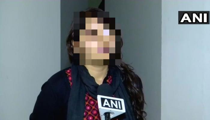 केरल : ट्रेन में सोती हुई मलयालम अभिनेत्री के साथ छेड़छाड़, आरोपी गिरफ्तार केरल : ट्रेन में सोती हुई मलयालम अभिनेत्री के साथ छेड़छाड़, आरोपी गिरफ्तार