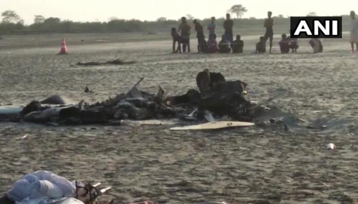 असम में भारतीय वायुसेना का विमान दुर्घटनाग्रस्त, 2 पायलटों की मौत असम में भारतीय वायुसेना का विमान दुर्घटनाग्रस्त, 2 पायलटों की मौत
