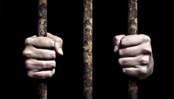 पश्चिम बंगाल : हत्या के मुख्य आरोपी कमांडेंट को पुलिस कब्जे से छुड़ा ले गए SSB जवान पश्चिम बंगाल : हत्या के मुख्य आरोपी कमांडेंट को पुलिस कब्जे से छुड़ा ले गए SSB जवान