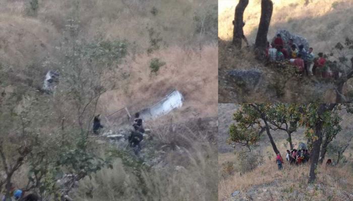 उत्तराखंड में खाई में जा गिरी बस, अब तक 13 की मौत, कई घायल उत्तराखंड में खाई में जा गिरी बस, अब तक 13 की मौत, कई घायल