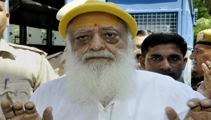 आसाराम : कुटिया से 10 हजार करोड़ रूपये के साम्राज्य और फिर जेल तक के सफर का यात्री आसाराम : कुटिया से 10 हजार करोड़ रूपये के साम्राज्य और फिर जेल तक के सफर का यात्री