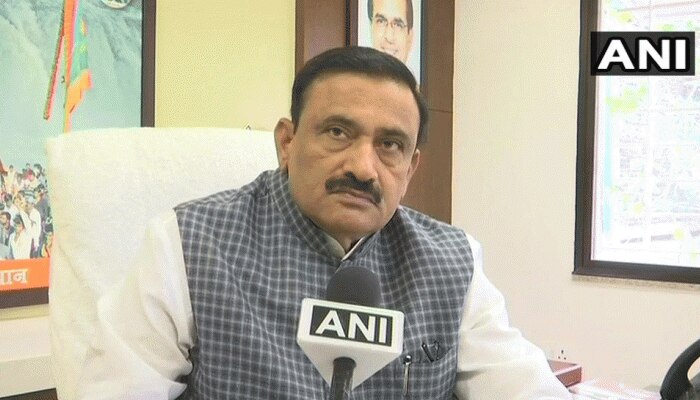 एमपी सरकार ने युवाओं के सीने पर SC-ST लिखने के मामले में दिए जांच के आदेश एमपी सरकार ने युवाओं के सीने पर SC-ST लिखने के मामले में दिए जांच के आदेश