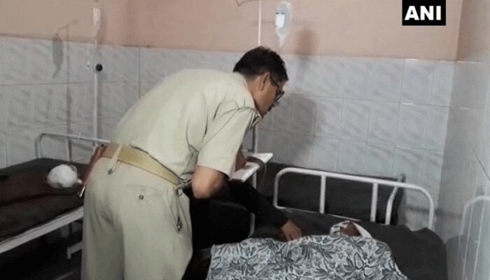 चंदौलीः एक हजार रुपए के लिए मां-बेटे को चलती ट्रेन से नीचे फेंका चंदौलीः एक हजार रुपए के लिए मां-बेटे को चलती ट्रेन से नीचे फेंका