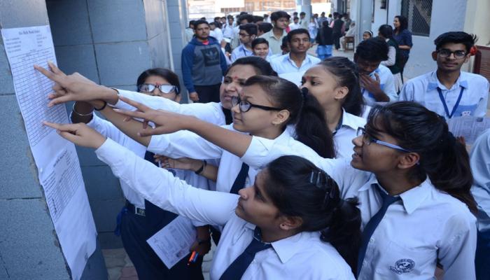 Karnataka SSLC Result 2018: 10वीं बोर्ड परीक्षा के नतीजे घोषित, ऐसे देखें अपना रिजल्ट Karnataka SSLC Result 2018: 10वीं बोर्ड परीक्षा के नतीजे घोषित, ऐसे देखें अपना रिजल्ट