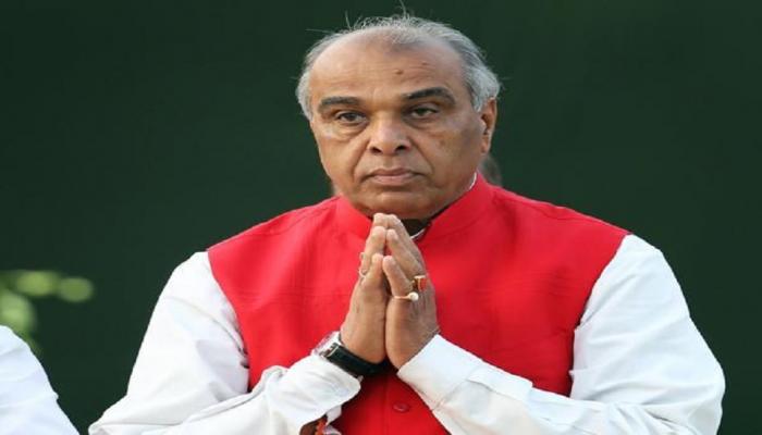 इसी तरह के सियासी माहौल में कभी यूपी के CM बने थे जगदम्बिका पाल, 24 घंटे में चली गई कुर्सी इसी तरह के सियासी माहौल में कभी यूपी के CM बने थे जगदम्बिका पाल, 24 घंटे में चली गई कुर्सी