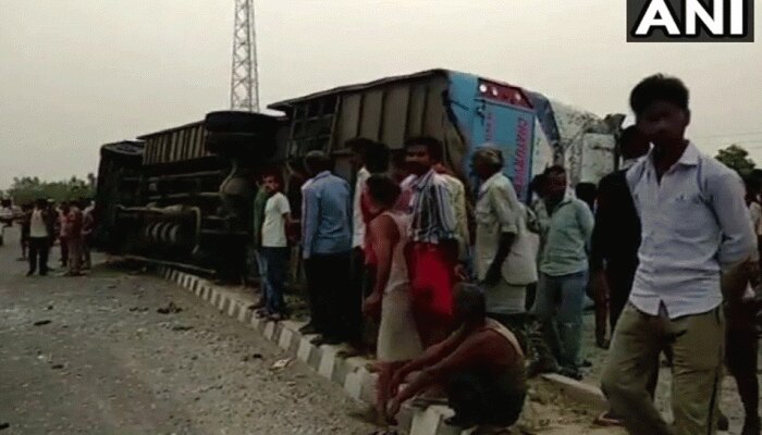 मैनपुरी: दर्दनाक हादसे में 17 लोगों की मौत, CM ने की आर्थिक सहायता की घोषणा मैनपुरी: दर्दनाक हादसे में 17 लोगों की मौत, CM ने की आर्थिक सहायता की घोषणा