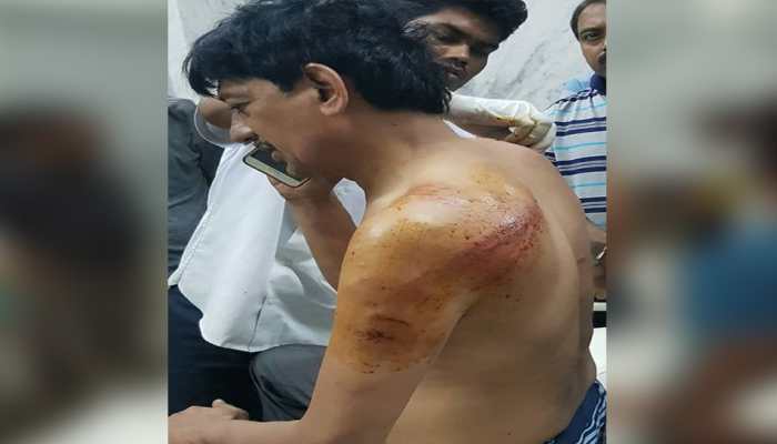 महासमुंद मामले में नया मोड़, थाने में लॉ एंड ऑर्डर की स्थिति निर्मित करते दिखाई दिए विधायक महासमुंद मामले में नया मोड़, थाने में लॉ एंड ऑर्डर की स्थिति निर्मित करते दिखाई दिए विधायक