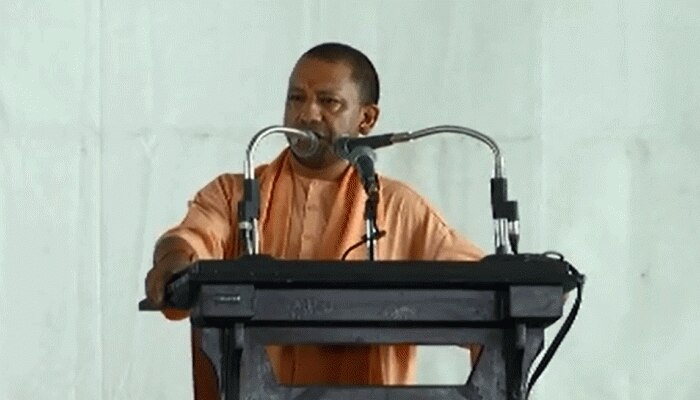 मगहर में बोले CM योगी, 'मोदी राज में तरक्की की राह पर देश' मगहर में बोले CM योगी, 'मोदी राज में तरक्की की राह पर देश'
