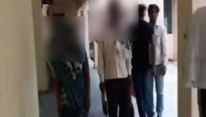 यूपी: छेड़छाड़ से परेशान होकर नाबालिग ने लगाई फांसी, शिकायत के बाद भी पुलिस ने नहीं की थी कार्रवाई यूपी: छेड़छाड़ से परेशान होकर नाबालिग ने लगाई फांसी, शिकायत के बाद भी पुलिस ने नहीं की थी कार्रवाई