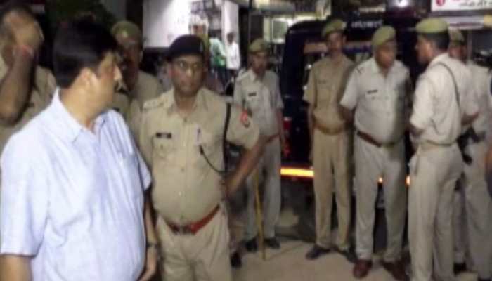 फूलपुर में मुठभेड़, 80 हजार का इनामी ढेर, पुलिस इंस्पेक्टर घायल फूलपुर में मुठभेड़, 80 हजार का इनामी ढेर, पुलिस इंस्पेक्टर घायल