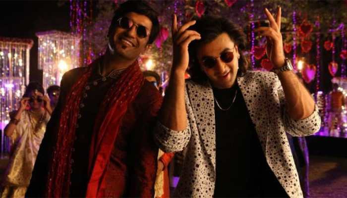 Box Office: 'संजू' ने सलमान की 'रेस 3' को किया पीछे, तोड़ डाले ये सारे रिकॉर्ड...! Box Office: 'संजू' ने सलमान की 'रेस 3' को किया पीछे, तोड़ डाले ये सारे रिकॉर्ड...!