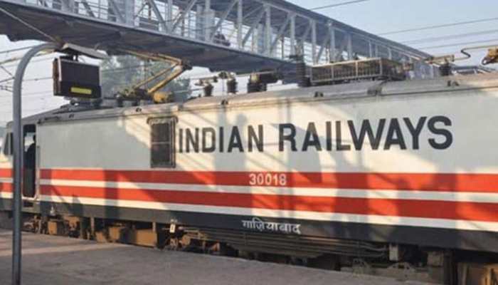 कॉन्ट्रैक्ट पर भी नियुक्तियां करेगा Railway, स्टॉफ की कमी के कारण लिया फैसला कॉन्ट्रैक्ट पर भी नियुक्तियां करेगा Railway, स्टॉफ की कमी के कारण लिया फैसला