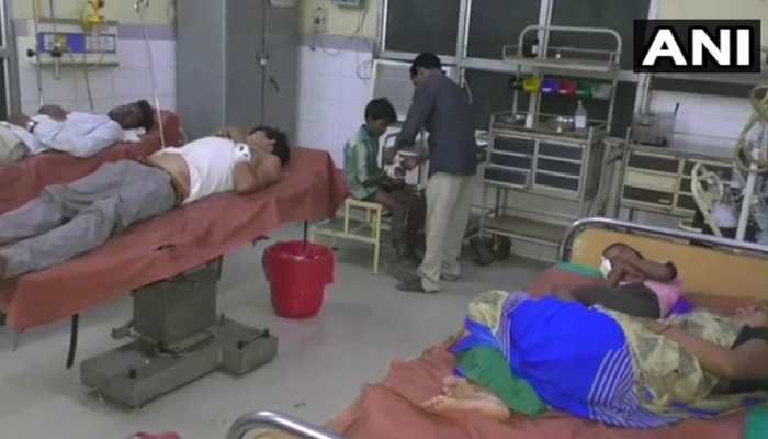 एटा: आटा चक्की में हुआ ब्लास्ट, 3 लोगों की मौत, 6 घायल एटा: आटा चक्की में हुआ ब्लास्ट, 3 लोगों की मौत, 6 घायल