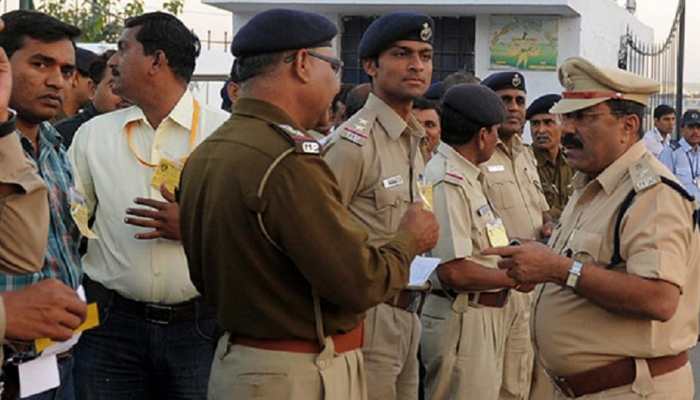 गुजरात : महिला को पति ने जबरदस्ती खिलाया प्याज लहसुन तो उसने करा दी FIR गुजरात : महिला को पति ने जबरदस्ती खिलाया प्याज लहसुन तो उसने करा दी FIR