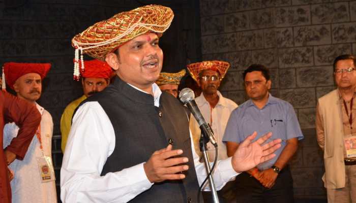 मराठा आंदोलन के चलते देवेंद्र फडणवीस ने किया पंढरपुर में पूजा न करने का फैसला मराठा आंदोलन के चलते देवेंद्र फडणवीस ने किया पंढरपुर में पूजा न करने का फैसला