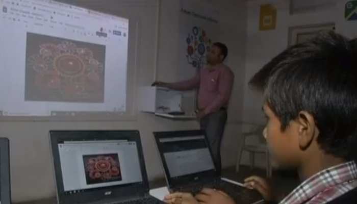 गुजरात के इस सरकारी स्कूल में पहुंचा Google, बच्चों की खातिर बना दिया स्मार्ट क्लासरूम गुजरात के इस सरकारी स्कूल में पहुंचा Google, बच्चों की खातिर बना दिया स्मार्ट क्लासरूम