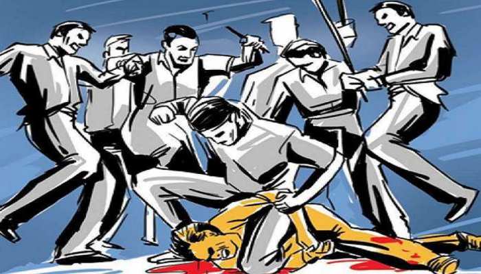 पश्चिम बंगाल में बच्चा चोरी के शक में भीड़ ने चार महिलाओं से की मारपीट पश्चिम बंगाल में बच्चा चोरी के शक में भीड़ ने चार महिलाओं से की मारपीट