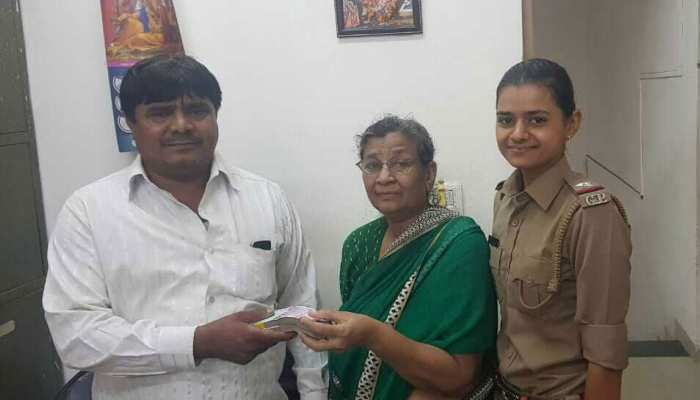 अहमदाबाद: ऑटो चालक ने पेश की ईमानदारी की मिसाल, पैसेंजर को लौटाया रुपयों से भरा बैग अहमदाबाद: ऑटो चालक ने पेश की ईमानदारी की मिसाल, पैसेंजर को लौटाया रुपयों से भरा बैग