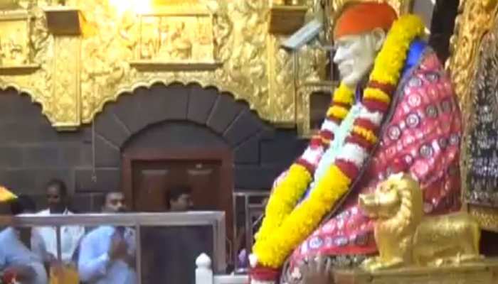 हर साल बढ़ रही है साईं मंदिर में आने वाली दान की रकम, पिछले साल आए थे 347 करोड़ हर साल बढ़ रही है साईं मंदिर में आने वाली दान की रकम, पिछले साल आए थे 347 करोड़