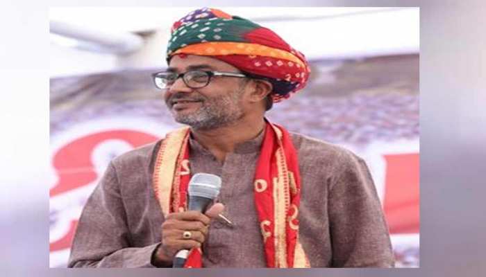 गुजरात: 'जल समाधि' लेने जा रहे विधायक को पुलिस ने रोका, हार्दिक पटेल समेत 7 गिरफ्तार गुजरात: 'जल समाधि' लेने जा रहे विधायक को पुलिस ने रोका, हार्दिक पटेल समेत 7 गिरफ्तार