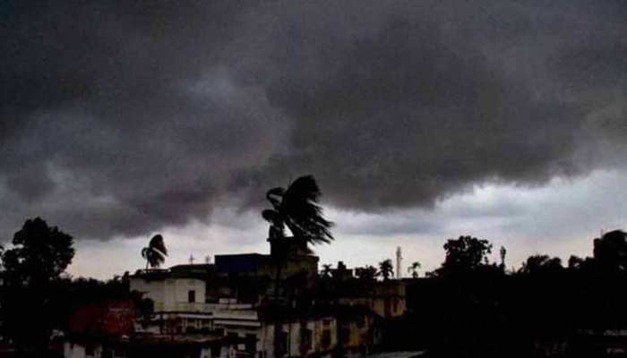 तेलंगाना में भारी बारिश, चार लोगों की मौत, 83 घरों को पहुंचा नुकसान तेलंगाना में भारी बारिश, चार लोगों की मौत, 83 घरों को पहुंचा नुकसान
