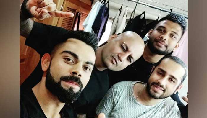 विराट कोहली का दिखेगा नया स्टाइलिश LOOK, इंस्टाग्राम पर शेयर की ये फोटो विराट कोहली का दिखेगा नया स्टाइलिश LOOK, इंस्टाग्राम पर शेयर की ये फोटो