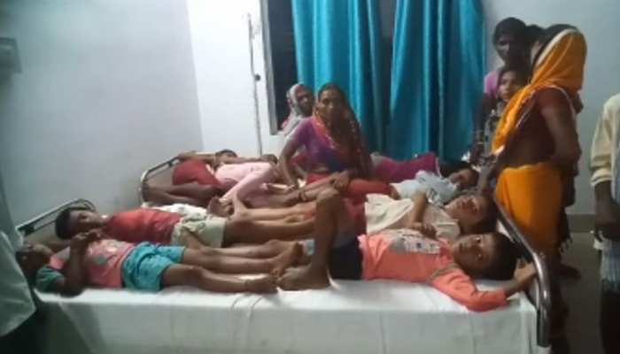 झारखंड : मिड-डे-मील खाने से एक छात्र की मौत, 24 से अधिक बच्चे बीमार झारखंड : मिड-डे-मील खाने से एक छात्र की मौत, 24 से अधिक बच्चे बीमार