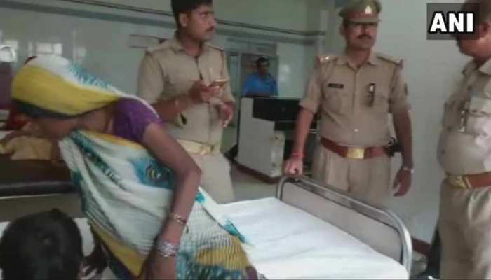 पत्नी की जान बचाने के लिए 25,000 में 1 साल के मासूम को बेचने पर मजबूर हुआ पिता पत्नी की जान बचाने के लिए 25,000 में 1 साल के मासूम को बेचने पर मजबूर हुआ पिता