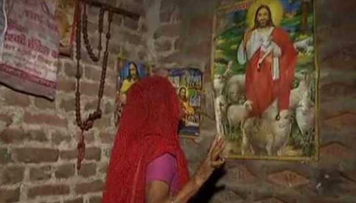 जौनपुर कथित धर्म परिवर्तन: कोर्ट ने दिया आदेश, आरोपियों के खिलाफ दर्ज हो केस जौनपुर कथित धर्म परिवर्तन: कोर्ट ने दिया आदेश, आरोपियों के खिलाफ दर्ज हो केस